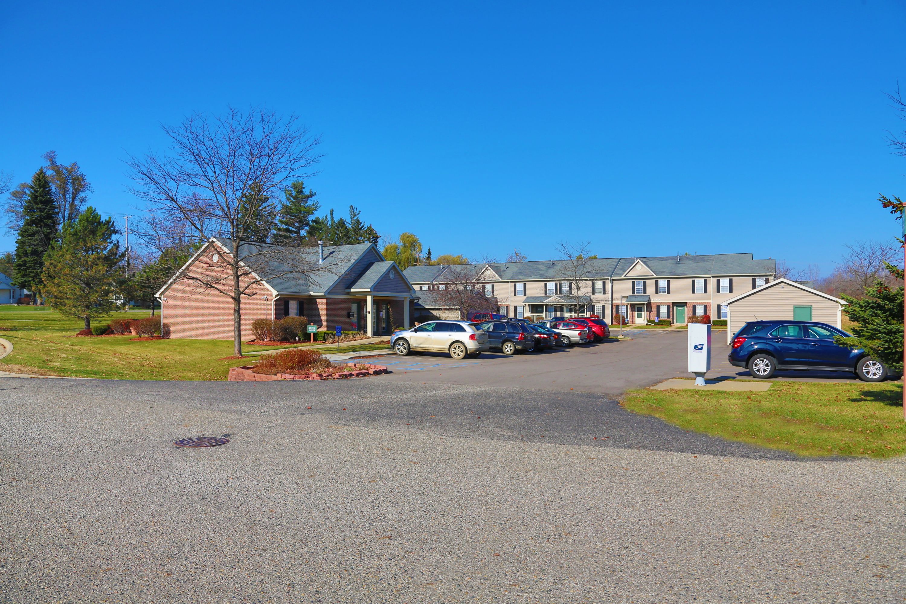 Photos and Video of Willow Ponds Apartments in Lansing, MI
